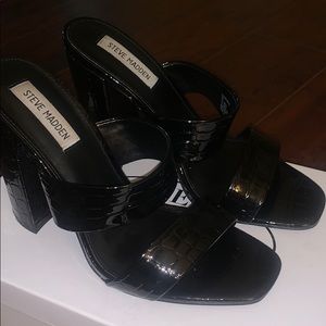 Steve Madden Taya Black Croc Block Heel Sandals
